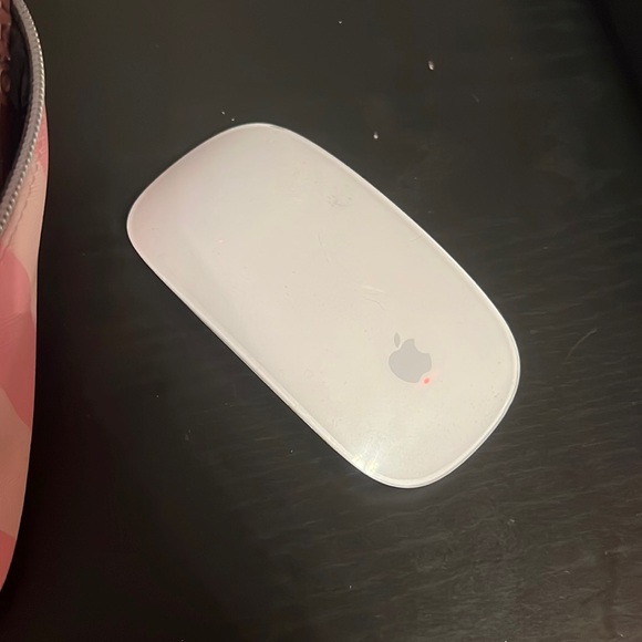 Apple Magic Mouse - Picture 1 of 3